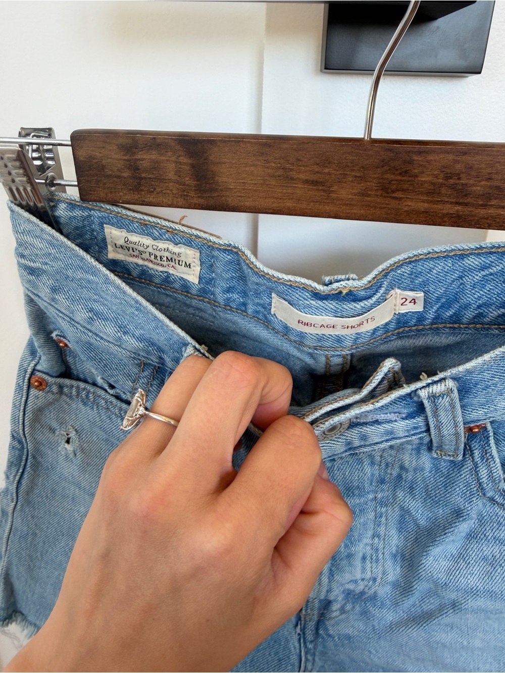 Levi’s Ribcage short - Picture 4 of 4